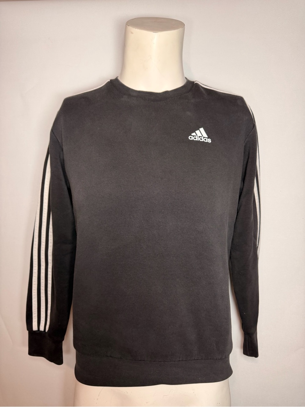 Adidas 2018 BQ9645 Black Crewneck Sweatshirt Three Stripe Long Sleeve Pullover S
